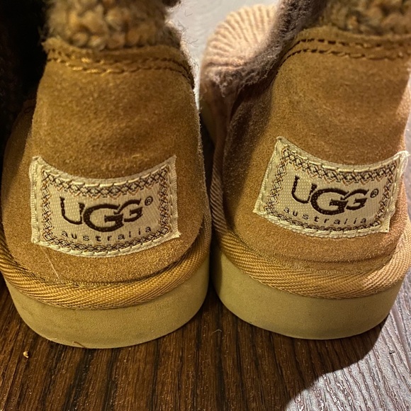 UGG Boots - Picture 4 of 6
